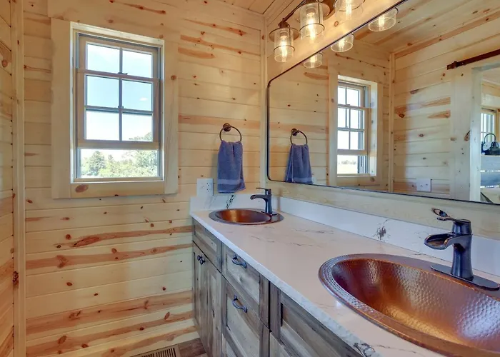 Holiday home Peaceful Wyoming W/ Spacious Deck & Wet Bar! Sundance