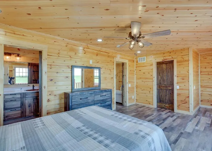 Peaceful Wyoming W/ Spacious Deck & Wet Bar! Holiday home *