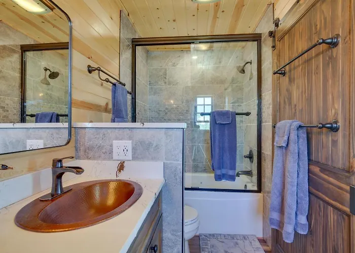 Holiday home Peaceful Wyoming W/ Spacious Deck & Wet Bar! Sundance