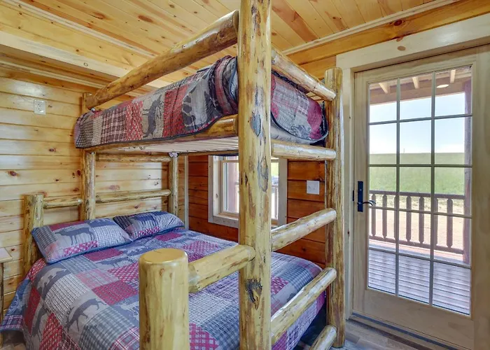 Peaceful Wyoming W/ Spacious Deck & Wet Bar! Holiday home Sundance