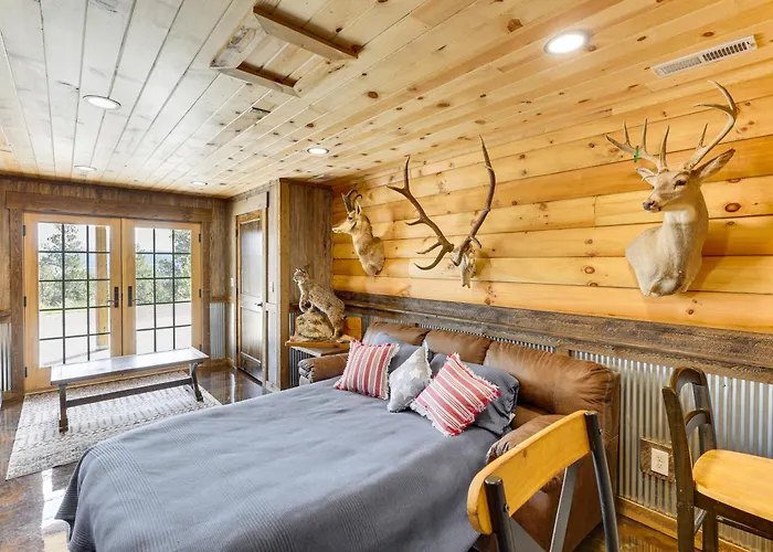 Peaceful Wyoming W/ Spacious Deck & Wet Bar! Holiday home Sundance