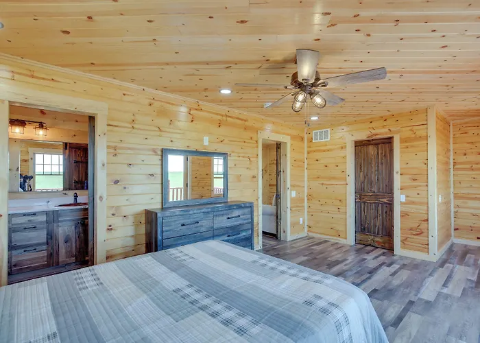 Peaceful Wyoming W/ Spacious Deck & Wet Bar!