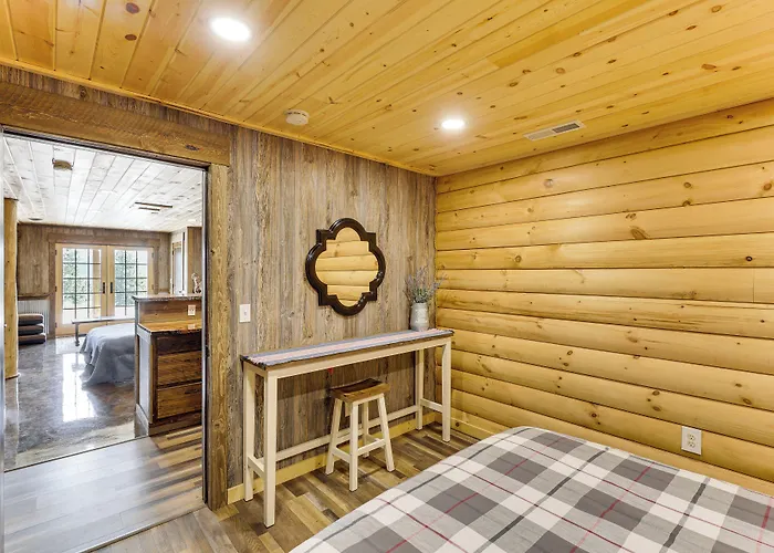 Holiday home Peaceful Wyoming W/ Spacious Deck & Wet Bar! Sundance
